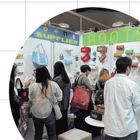 Visitors at the ROOTSMEN trade-show stand